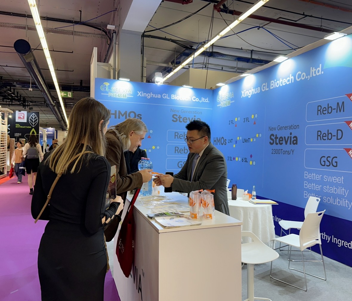 Communicate with customers during the FIE in 2024.jpg Communicate with customers during the FIE in 2024.jpg